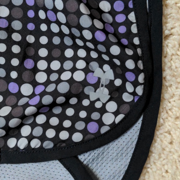 Under Armour running shorts - Picture 2 of 3